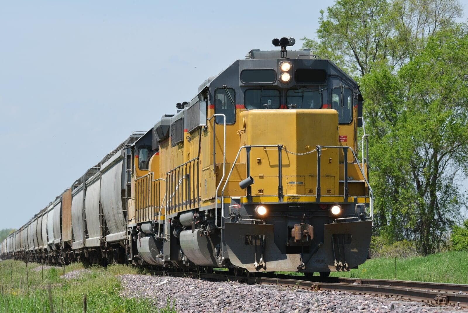 U.S. DOT Establishes 2-Person Train Crew Rule Nationwide, MI Has Its Own Bills 